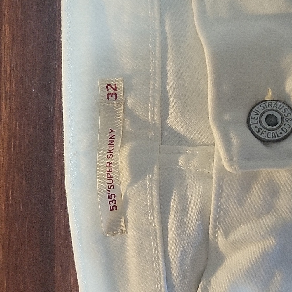 Womens Levi's white 535 skinny jeans in size 32 - Picture 6 of 9